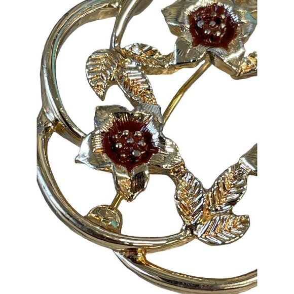 Sarah Coventry Gold Tone Floral Brooch Pin Red Enamel Accents Textured Leaves - Picture 2 of 6